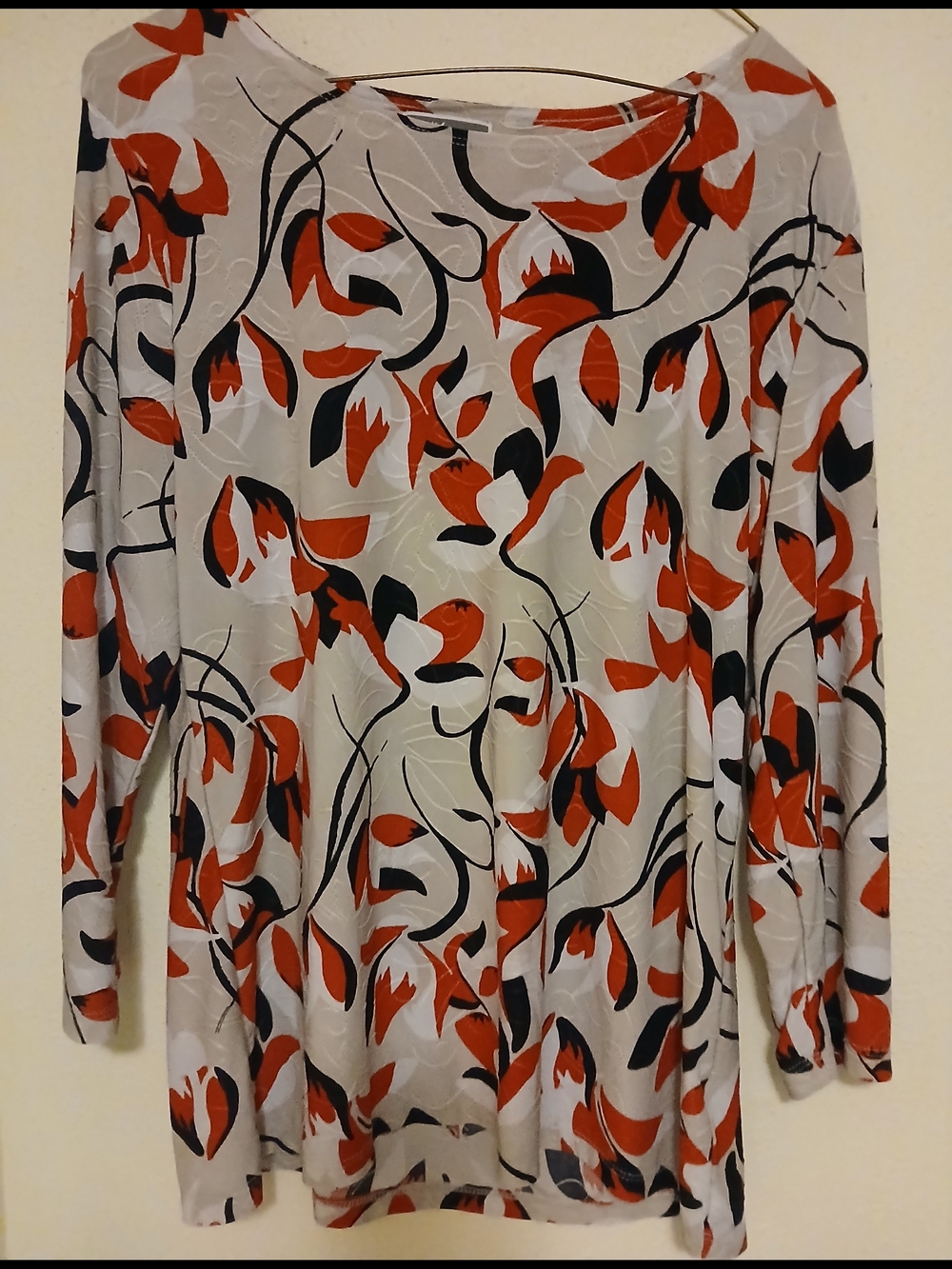 Ladies Floral-Print Long Sleeve Tunic Top - Cream with Red, White & Black Print